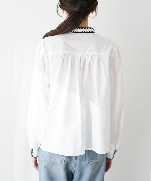 natural couture（ナチュラルクチュール）の「はまぐり刺繍配色ギャザーブラウス（シャツ/ブラウス・レディース・オフホワイト/サックスブルー/ライトベージュ・FREE）」の21枚目の写真