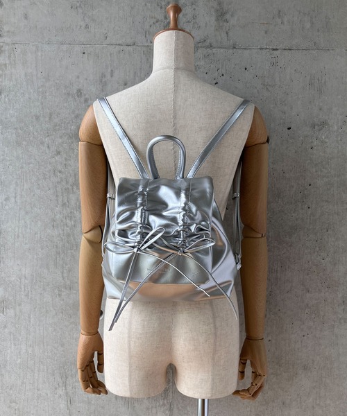 meJane（ミージェーン）の「リボンギャザーバックパック（バックパック/リュック・レディース・ブラック/オフホワイト/シルバー・FREE）」の8枚目の写真