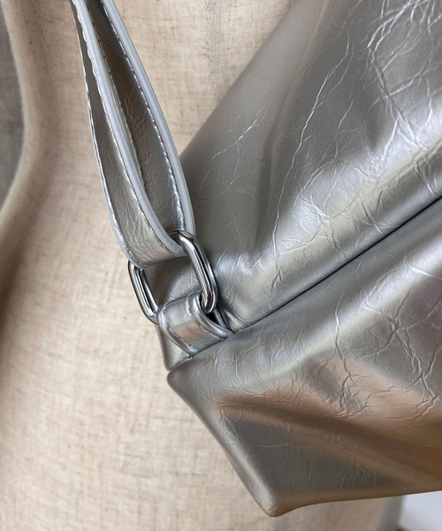 meJane（ミージェーン）の「リボンギャザーバックパック（バックパック/リュック・レディース・ブラック/オフホワイト/シルバー・FREE）」の4枚目の写真