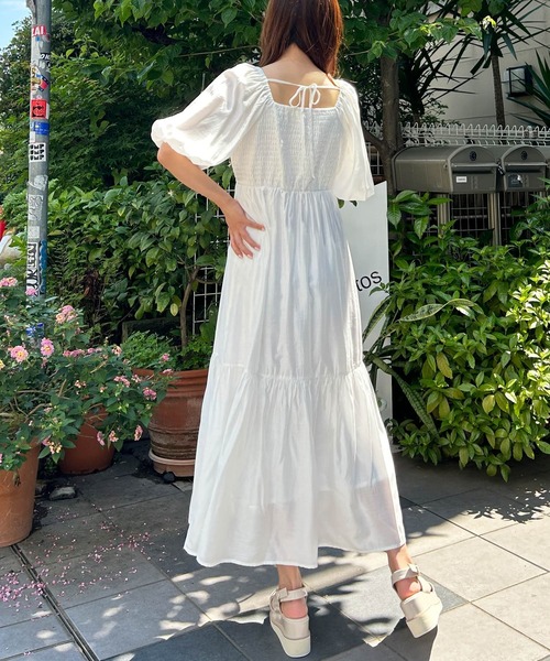 INGNI（イング）の「Backリボンスクエアネックバルーンスリーブ／ワンピース（ワンピース・レディース・アイボリー/ブラック・M）」の4枚目の写真