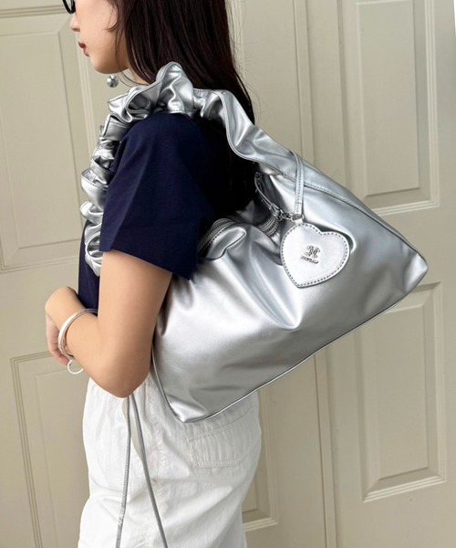 one after another NICE CLAUP(ワンアフターアナザーナイスクラップ)の「ハートミラーチャーム付きドロストバッグ(トートバッグ・レディース・アイボリー/シルバー/ブラック・FREE)」の14枚目の写真