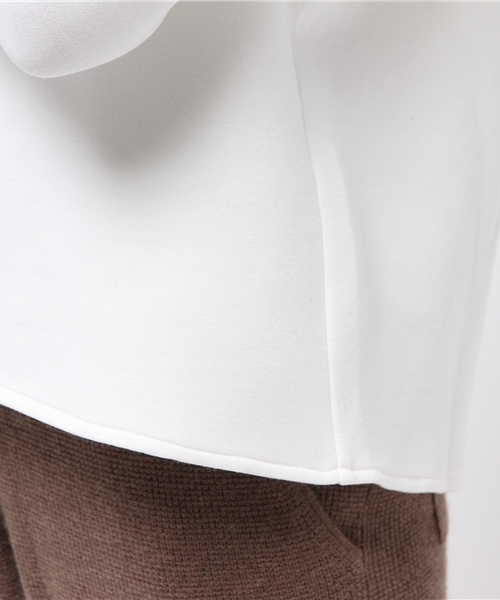 koe(コエ)の「バックタックコクーン長袖プルオーバー(Tシャツ/カットソー・レディース・オフホワイト/杢グレー/ネイビー・MEDIUM/LARGE/SMALL)」の9枚目の写真