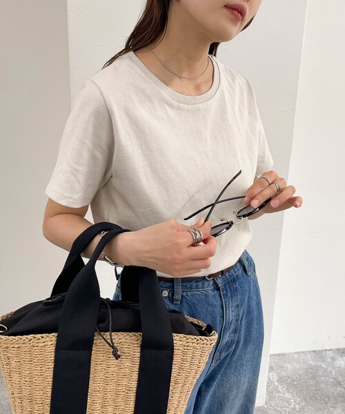 fredy emue（フレディエミュ）の「【新色登場】FRワッペンBASIC Tシャツ（Tシャツ/カットソー・レディース・チャコールグレー/ライトグレー/グレイッシュベージュ/オフホワイト/グレー・38）」の5枚目の写真