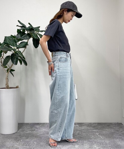 fredy emue（フレディエミュ）の「【新色登場】FRワッペンBASIC Tシャツ（Tシャツ/カットソー・レディース・チャコールグレー/ライトグレー/グレイッシュベージュ/オフホワイト/グレー・38）」の7枚目の写真