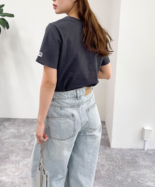 fredy emue（フレディエミュ）の「【新色登場】FRワッペンBASIC Tシャツ（Tシャツ/カットソー・レディース・チャコールグレー/ライトグレー/グレイッシュベージュ/オフホワイト/グレー・38）」の12枚目の写真