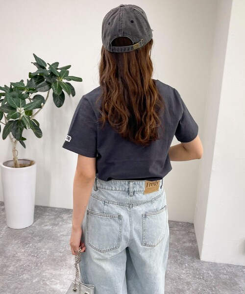 fredy emue（フレディエミュ）の「【新色登場】FRワッペンBASIC Tシャツ（Tシャツ/カットソー・レディース・チャコールグレー/ライトグレー/グレイッシュベージュ/オフホワイト/グレー・38）」の13枚目の写真