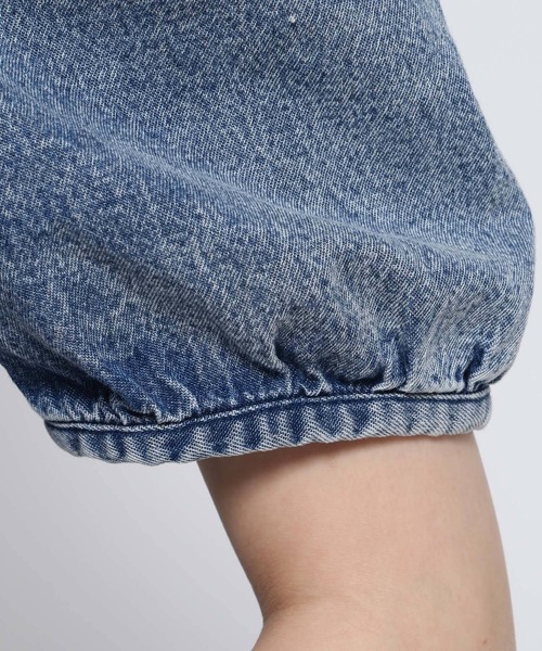 LOWRYS FARM（ローリーズファーム）の「デニムシャーリングブラウス６Ｓ 116623（シャツ/ブラウス・レディース・ブラック/ブルー・FREE）」の15枚目の写真