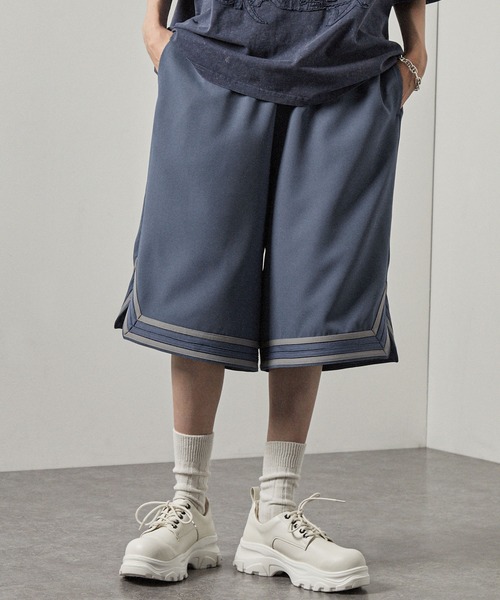 Alfred Alex(アルフレッドアレックス)の「【Alfred Alex】ダブルフェイス ラインワイドトラックショートパンツ/バスパン(その他パンツ・メンズ・ブラック/チャコールグレー/サックスブルー/グレイッシュベージュ/グレイッシュブルー/ブラック系・L/M/S)」の21枚目の写真