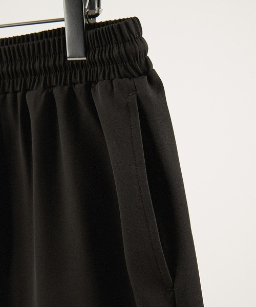 Alfred Alex(アルフレッドアレックス)の「【Alfred Alex】ダブルフェイス ラインワイドトラックショートパンツ/バスパン(その他パンツ・メンズ・ブラック/チャコールグレー/サックスブルー/グレイッシュベージュ/グレイッシュブルー/ブラック系・L/M/S)」の15枚目の写真