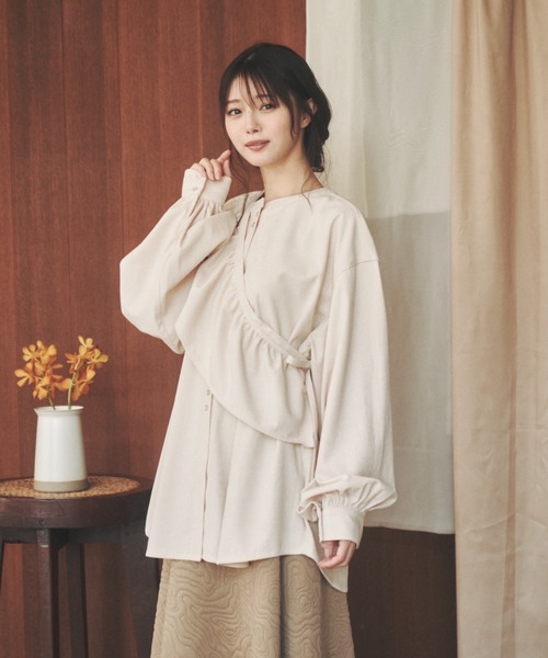 moi tytto(モイテュット)の「フリル付きクルーネックコーデュロイシャツ(シャツ/ブラウス・レディース・ナチュラル/ベージュ/ブラウン・FREE)」の16枚目の写真