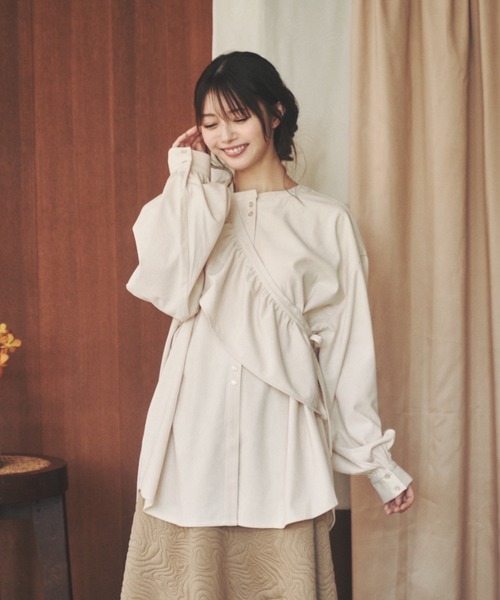 moi tytto(モイテュット)の「フリル付きクルーネックコーデュロイシャツ(シャツ/ブラウス・レディース・ナチュラル/ベージュ/ブラウン・FREE)」の17枚目の写真