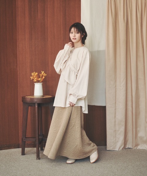 moi tytto（モイテュット）の「フリル付きクルーネックコーデュロイ