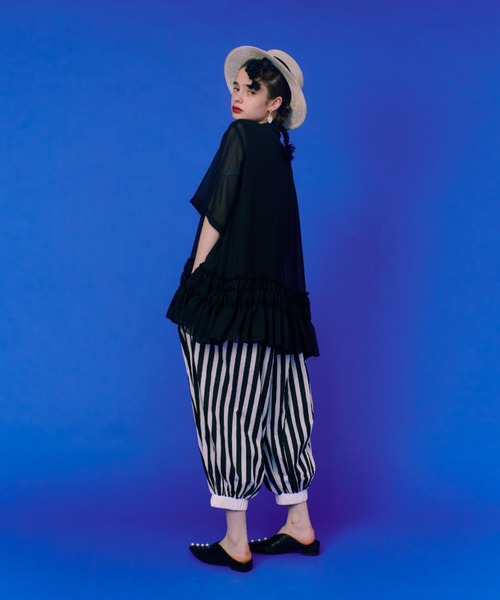 manana suerte(マニャーナスエルテ)の「ボリュームフリルシアーブラウス(シャツ/ブラウス・レディース・ブラック・FREE)」の13枚目の写真