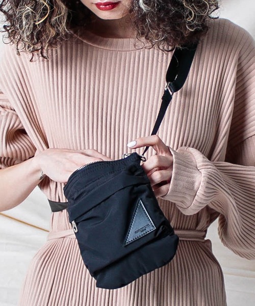 ADAM PATEK（アダムパテック）の「ADAM PATEK/【Anza】BREATHATEC mini shoulderbag（ショルダーバッグ・メンズ・ネイビー/ブラック・ONESIZE）」の2枚目の写真