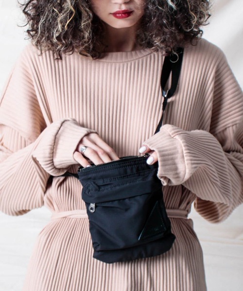 ADAM PATEK（アダムパテック）の「ADAM PATEK/【Anza】BREATHATEC mini shoulderbag（ショルダーバッグ・メンズ・ネイビー/ブラック・ONESIZE）」の12枚目の写真