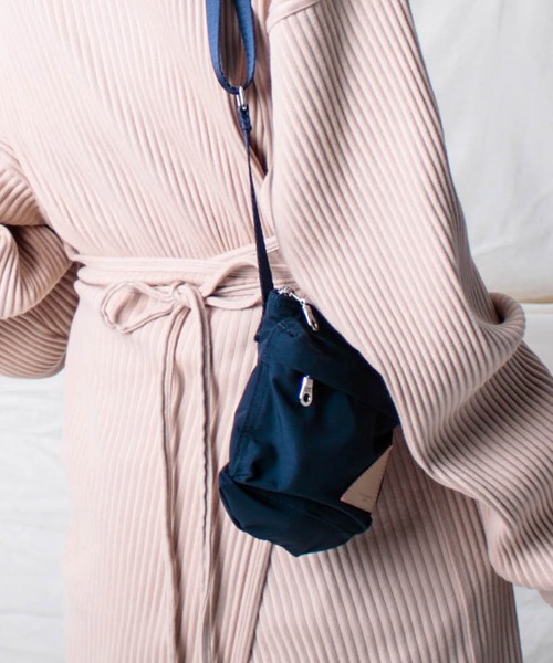 ADAM PATEK（アダムパテック）の「ADAM PATEK/【Anza】BREATHATEC mini shoulderbag（ショルダーバッグ・メンズ・ネイビー/ブラック・ONESIZE）」の13枚目の写真