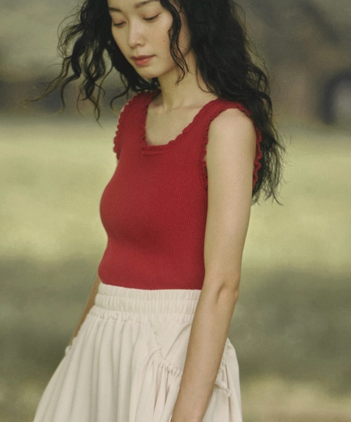moi tytto(モイテュット)の「フリルニットタンクトップ(タンクトップ・レディース・レッド/ベージュ/ナチュラル・FREE)」の1枚目の写真
