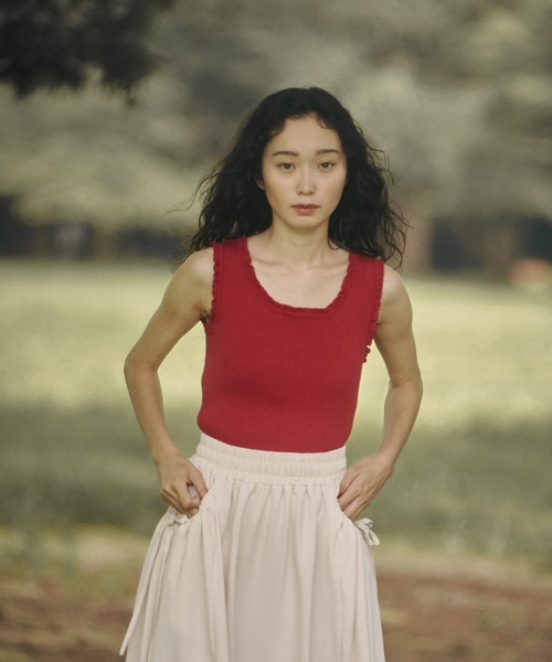 moi tytto(モイテュット)の「フリルニットタンクトップ(タンクトップ・レディース・レッド/ベージュ/ナチュラル・FREE)」の15枚目の写真