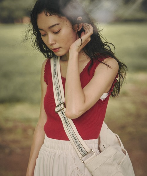 moi tytto(モイテュット)の「フリルニットタンクトップ(タンクトップ・レディース・レッド/ベージュ/ナチュラル・FREE)」の17枚目の写真