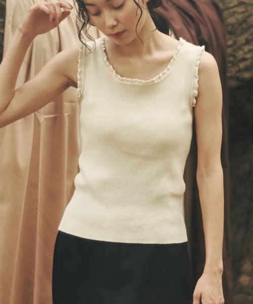 moi tytto(モイテュット)の「フリルニットタンクトップ(タンクトップ・レディース・レッド/ベージュ/ナチュラル・FREE)」の5枚目の写真