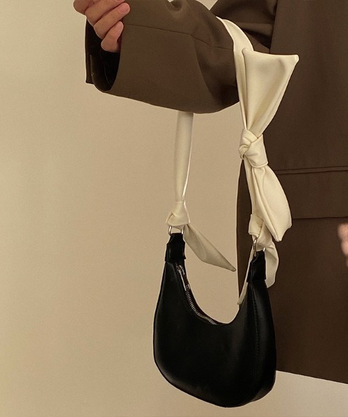.KOM(ドットコム)の「A'GEM/9 × .kom 『.KOM/ドットケーオーエム』 リボンバッグ(ショルダーバッグ・レディース・ブラック・FREE)」の8枚目の写真