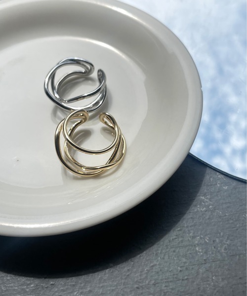 cheriella（シェリエラ）の「【cheriella】3連クロスラインリング TRIPLE CROSS LINE RING（リング・レディース・シルバー/ゴールド・FREE）」の2枚目の写真