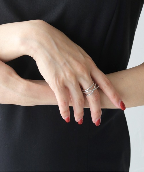 cheriella（シェリエラ）の「【cheriella】3連クロスラインリング TRIPLE CROSS LINE RING（リング・レディース・シルバー/ゴールド・FREE）」の4枚目の写真