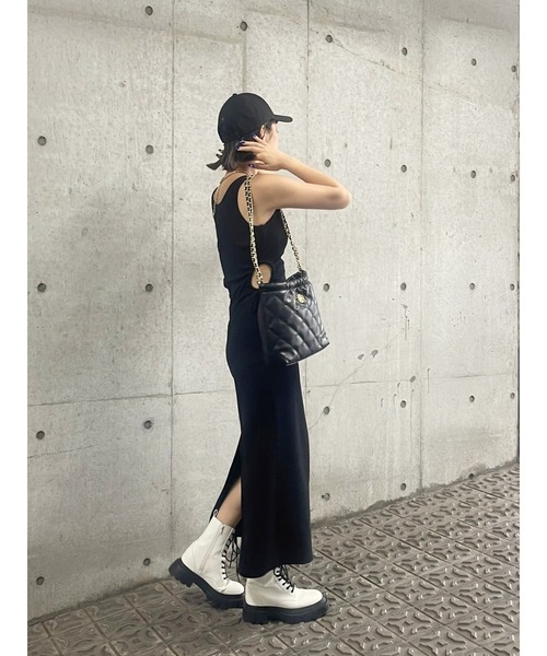 EVRIS(エヴリス)の「サイドオープンノースーリーブロングワンピース(ワンピース・レディース・レッド/ホワイト/ブラック・FREE)」の5枚目の写真