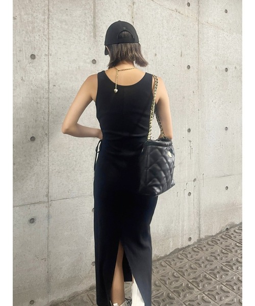 EVRIS(エヴリス)の「サイドオープンノースーリーブロングワンピース(ワンピース・レディース・レッド/ホワイト/ブラック・FREE)」の8枚目の写真