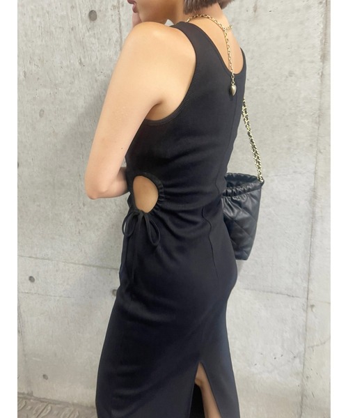 EVRIS(エヴリス)の「サイドオープンノースーリーブロングワンピース(ワンピース・レディース・レッド/ホワイト/ブラック・FREE)」の10枚目の写真