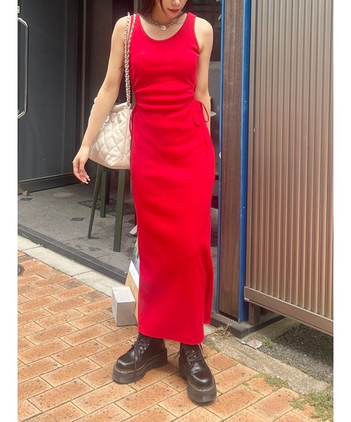 EVRIS(エヴリス)の「サイドオープンノースーリーブロングワンピース(ワンピース・レディース・レッド/ホワイト/ブラック・FREE)」の12枚目の写真