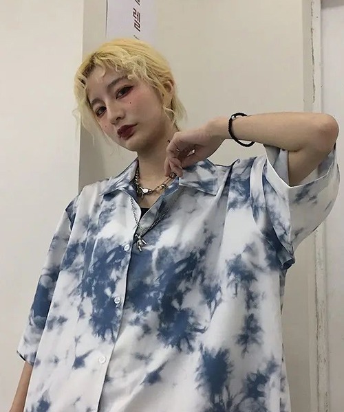 WARAIJOGO(ワライジョウゴ)の「【WARAIJOGO】タイダイ風総柄プリントオーバーサイズ半袖シャツ(NEZ)(Tシャツ/カットソー・メンズ・ブルー/ブラック・FREE)」の7枚目の写真