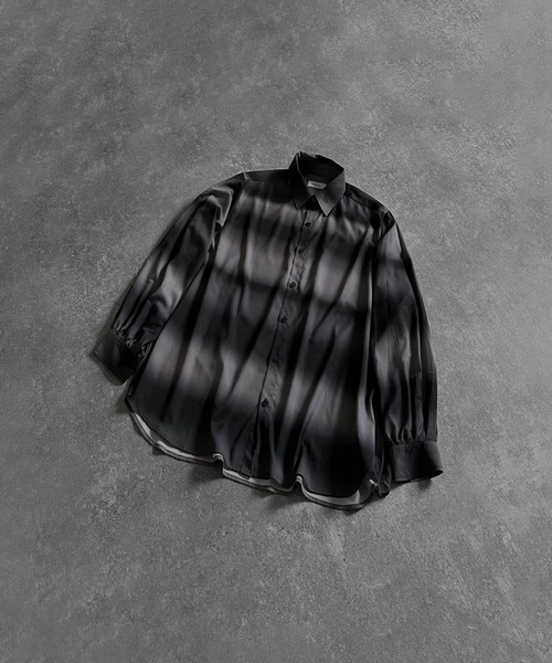 SERACE（セラス）の「【SERACE】Loose silhouette gradation balloon sleeve shirt / ルーズシルエットグラデーションバルーンスリーブシャツ（シャツ/ブラウス・メンズ・ブラック/ブルー・L/M）」の7枚目の写真