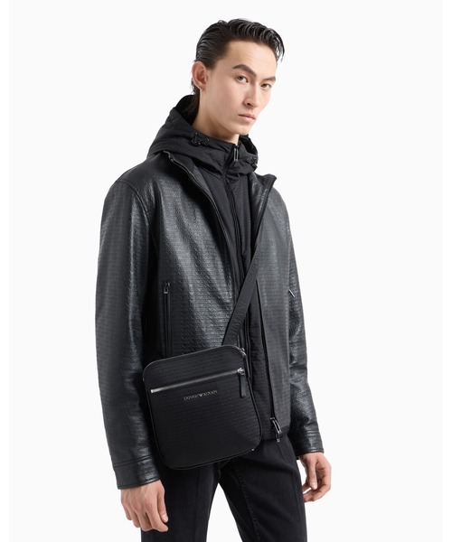 EMPORIO ARMANI（エンポリオアルマーニ）の「【エンポリオ アルマーニ】フラットショルダーバッグ ナイロン オールオーバージャカード ロゴレタリング（ショルダーバッグ・メンズ・カーキ/ブラック×ブラック・FREE）」の3枚目の写真