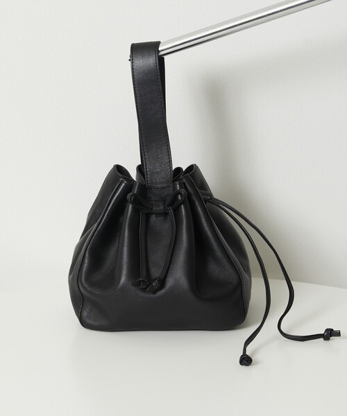 Firsthand(ファーストハンド)の「Firsthand/ファーストハンド レザーワンハンドルリボンバッグ / 防水レザー / 牛革(ハンドバッグ・レディース・ブラック・ONE SIZE)」の2枚目の写真