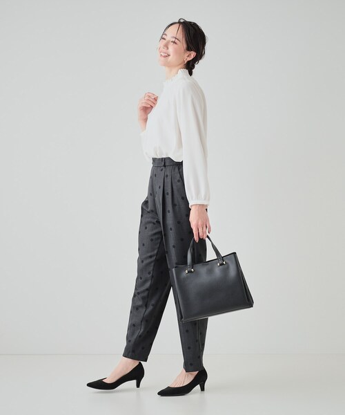 SHOO・LA・RUE(シューラルー)の「◆【2WAY/通勤/学校行事】一枚革風 三層ミドルトート(トートバッグ・レディース・ナチュラル/ブラック/ベージュ系4・00)」の7枚目の写真