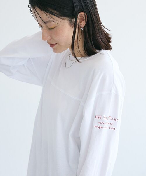 CRAFT STANDARD BOUTIQUE(クラフトスタンダードブティック)の「ワンポイント刺繍長袖チュニック(Tシャツ/カットソー・レディース・ブラック/ホワイト/チャコールグレー/ブラウン・FREE)」の2枚目の写真
