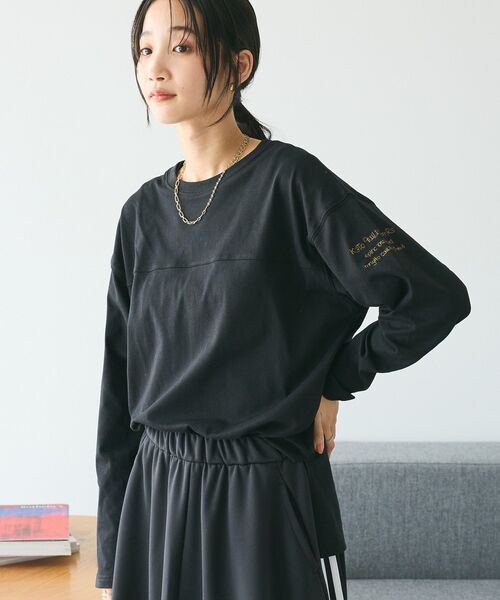 CRAFT STANDARD BOUTIQUE(クラフトスタンダードブティック)の「ワンポイント刺繍長袖チュニック(Tシャツ/カットソー・レディース・ブラック/ホワイト/チャコールグレー/ブラウン・FREE)」の3枚目の写真
