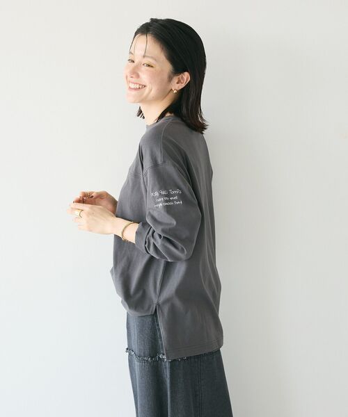 CRAFT STANDARD BOUTIQUE(クラフトスタンダードブティック)の「ワンポイント刺繍長袖チュニック(Tシャツ/カットソー・レディース・ブラック/ホワイト/チャコールグレー/ブラウン・FREE)」の17枚目の写真