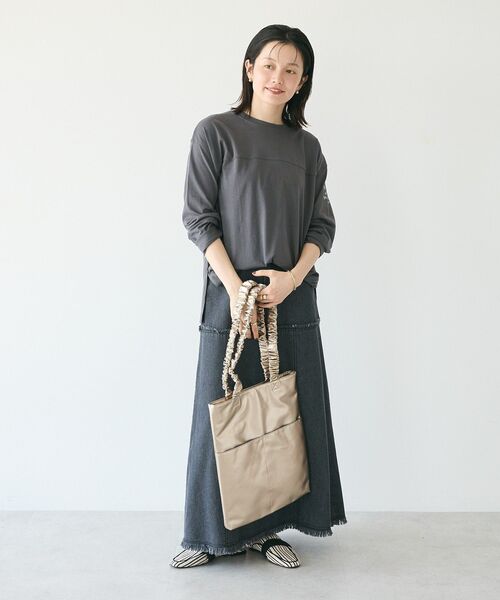 CRAFT STANDARD BOUTIQUE(クラフトスタンダードブティック)の「ワンポイント刺繍長袖チュニック(Tシャツ/カットソー・レディース・ブラック/ホワイト/チャコールグレー/ブラウン・FREE)」の19枚目の写真