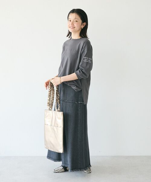 CRAFT STANDARD BOUTIQUE(クラフトスタンダードブティック)の「ワンポイント刺繍長袖チュニック(Tシャツ/カットソー・レディース・ブラック/ホワイト/チャコールグレー/ブラウン・FREE)」の20枚目の写真