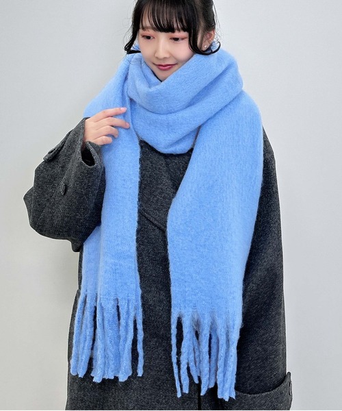 INGNI（イング）の「フリンジボリュームストール（ストール/ショール・レディース・サックスブルー/オフホワイト/ブルー/グレー/ベージュ/ピンク/ピンク系・ONE SIZE）」の9枚目の写真