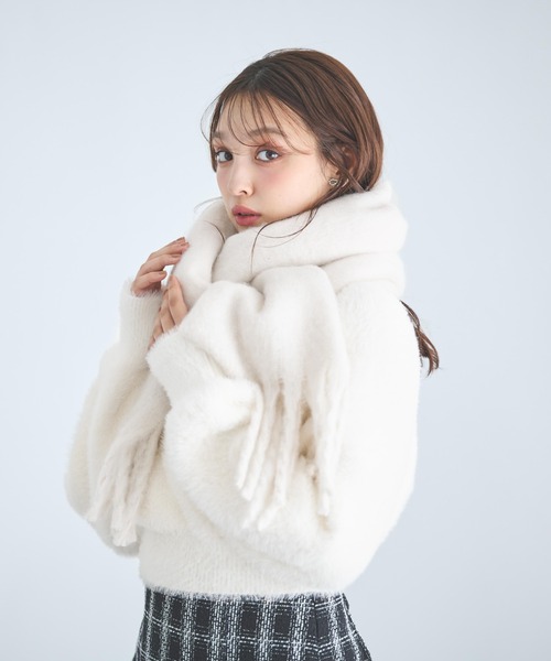 INGNI（イング）の「フリンジボリュームストール（ストール/ショール・レディース・サックスブルー/オフホワイト/ブルー/グレー/ベージュ/ピンク/ピンク系・ONE SIZE）」の16枚目の写真