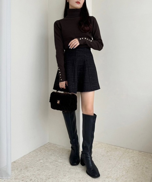 one after another NICE CLAUP（ワンアフターアナザーナイスクラップ）の「金ボタンハイネックニット（ニット/セーター・レディース・ブラック/オフホワイト/ブラウン/ベージュ・FREE）」の11枚目の写真