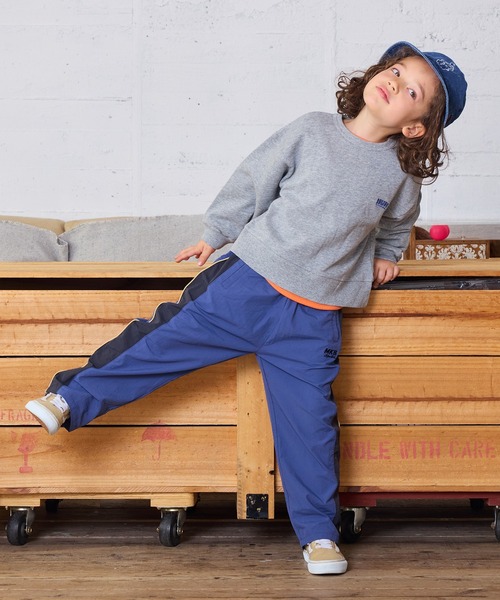 Life Support Products（ライフサポートプロダクツ）の「裏毛ワンポイントトレーナー【セットアップ可能】（スウェット・キッズ・グレー/ネイビー/ラベンダー/チャコール/マスタード/オフホワイト/杢グレー/ライトピンク/ブラック/サーモンピンク・130/120/150/140/110/100/95/90/80）」の16枚目の写真