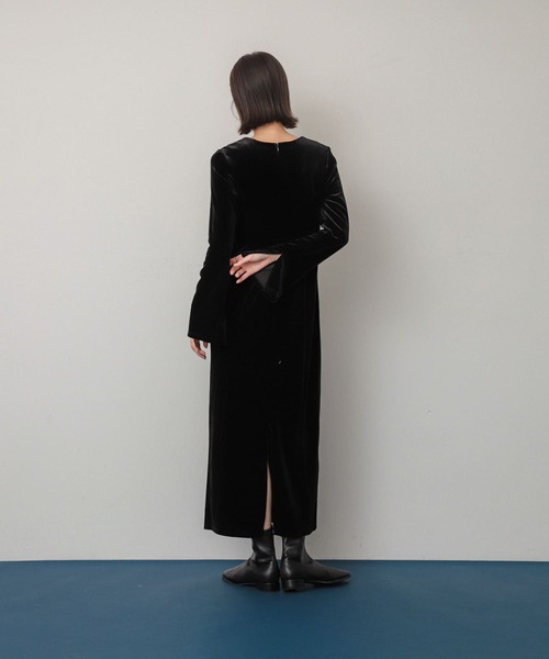 SENSE OF PLACE by URBAN RESEARCH（センスオブプレイスバイアーバンリサーチ）の「キリカエベロアワンピース（ワンピース・レディース・モカ/ブラック/チャコールグレー・S/ONE）」の7枚目の写真
