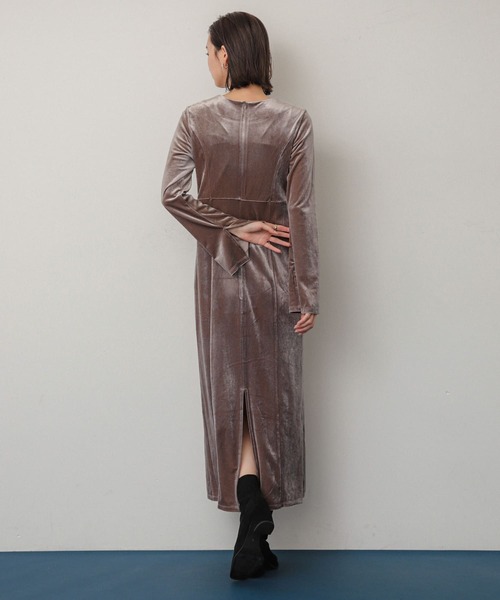 SENSE OF PLACE by URBAN RESEARCH（センスオブプレイスバイアーバンリサーチ）の「キリカエベロアワンピース（ワンピース・レディース・モカ/ブラック/チャコールグレー・S/ONE）」の12枚目の写真