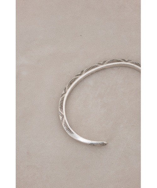 エヴィス　バングル バングル（バングル/リストバンド）｜Jouete（ジュエッテ）の