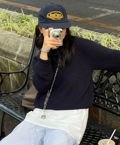 Vipoa（ヴィポア）の「Button ロゴ刺繍キャップ（キャップ・レディース・ネイビー・FREE）」の10枚目の写真