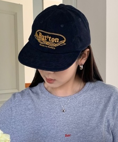 Button ロゴ刺繍キャップ（キャップ）｜Vipoa（ヴィポア）の